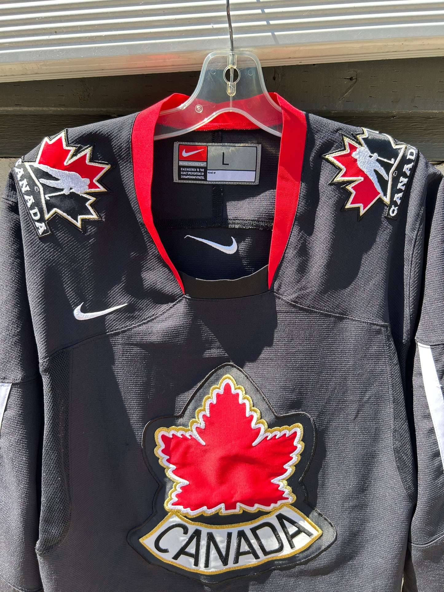 Vintage Nike Black Team Canada Jersey (L)