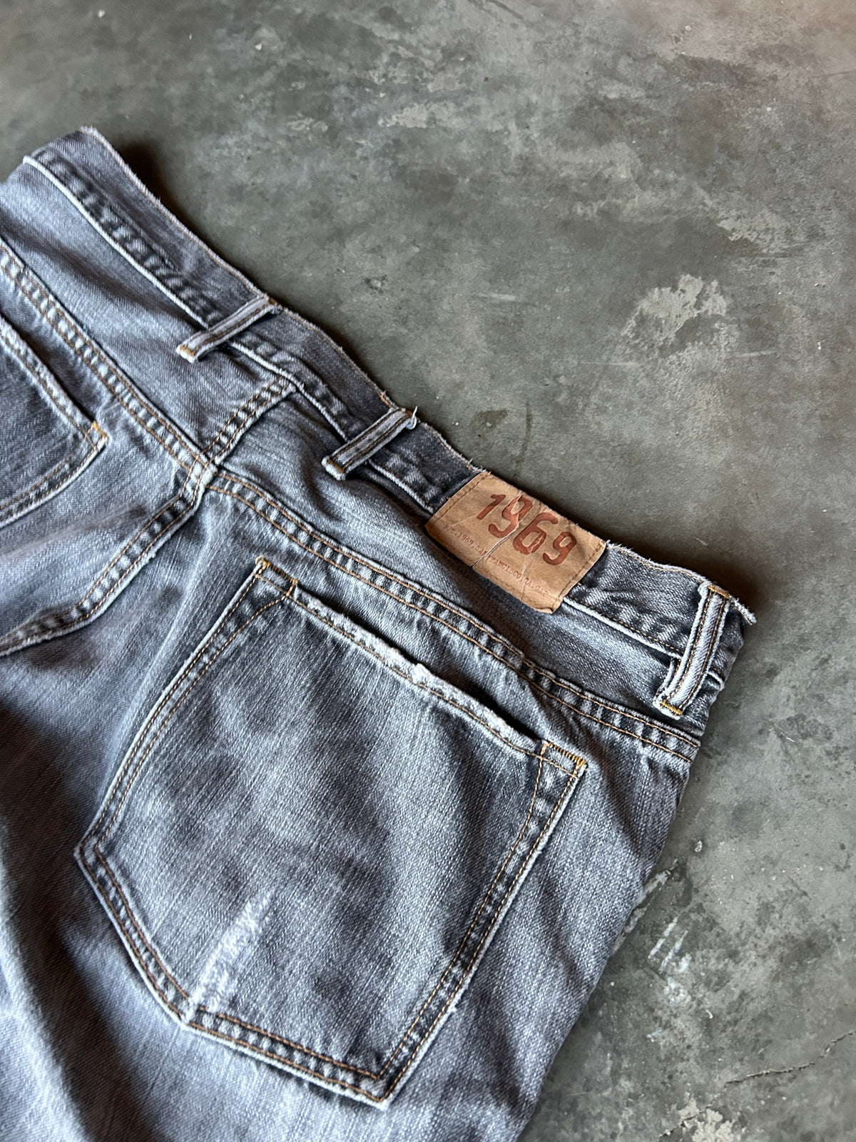 Vintage Baggy Faded Grey Gap Jeans (38x32)
