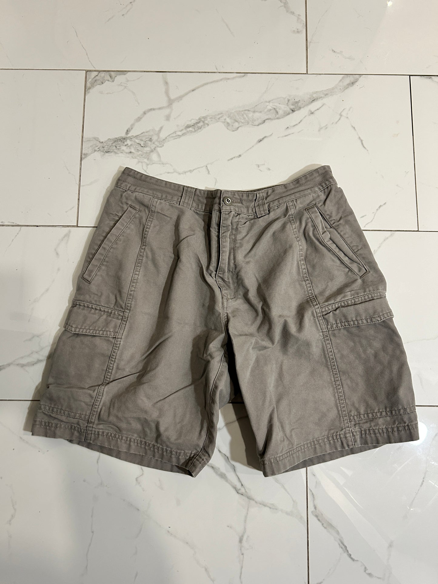 Faded Kirkland Cargo Shorts (32W)