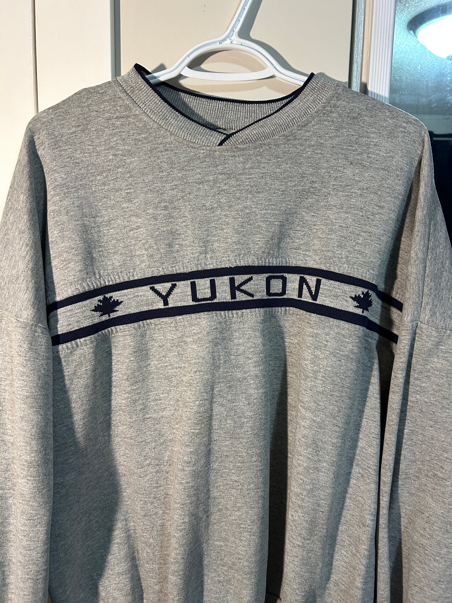 Vintage Yukon Canada Quality Goods Crewneck (L)