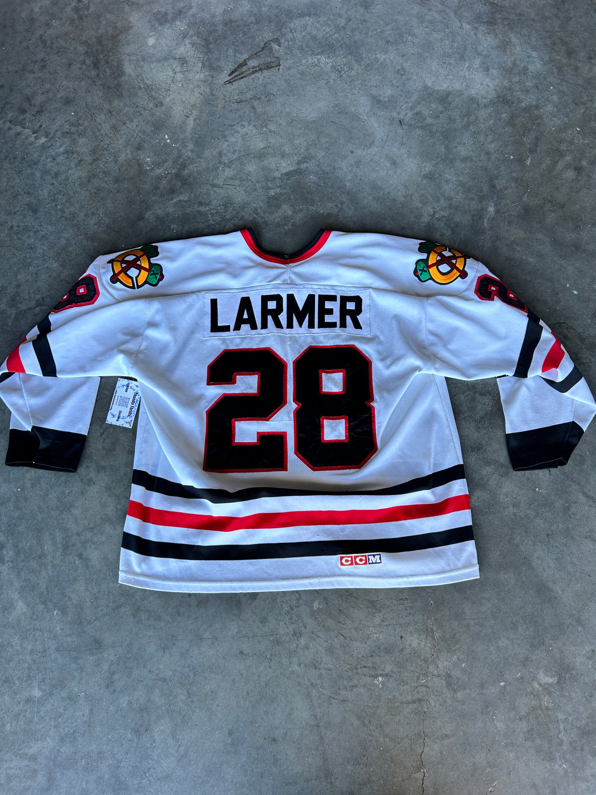 Vintage 90’s Chicago Blackhawks Larmer Jersey (XL)