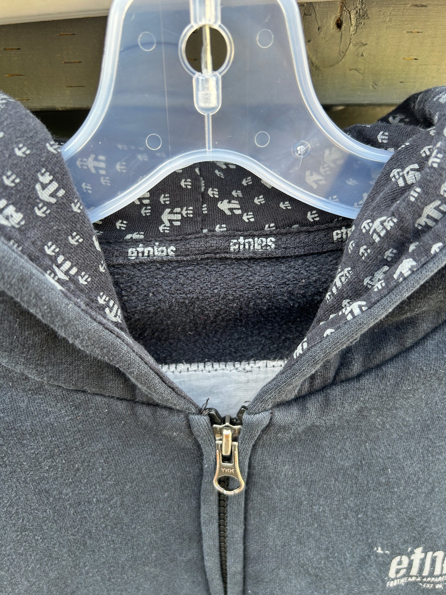 Y2K Etnies Skater Zip Hoodie (L)