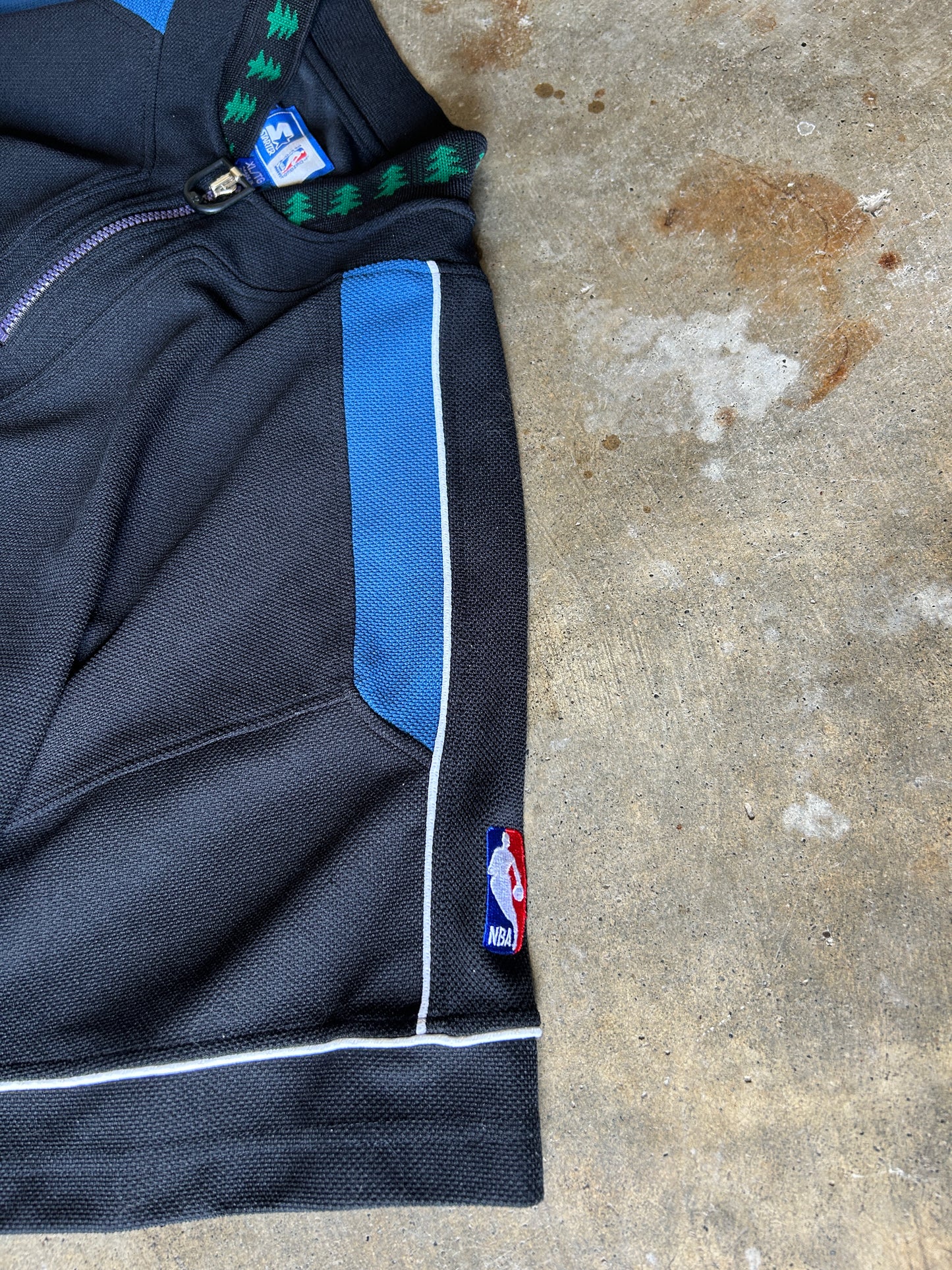 Vintage 90’s Starter Minnesota Timberwolves Warmup Jersey (XL)