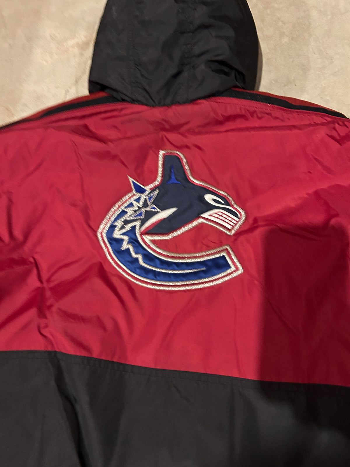 Vintage 90’s Vancouver Canucks Starter Jacket (XL)