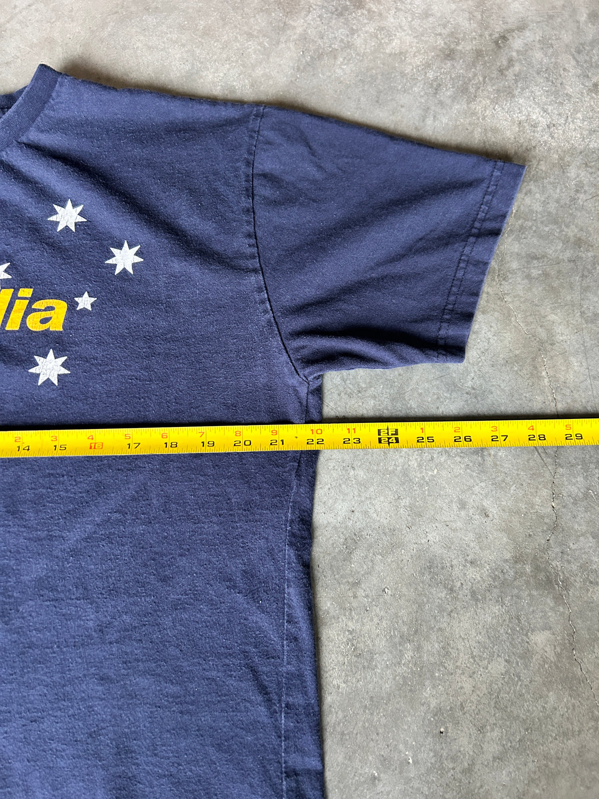 Vintage Australia Spellout Tee (L)