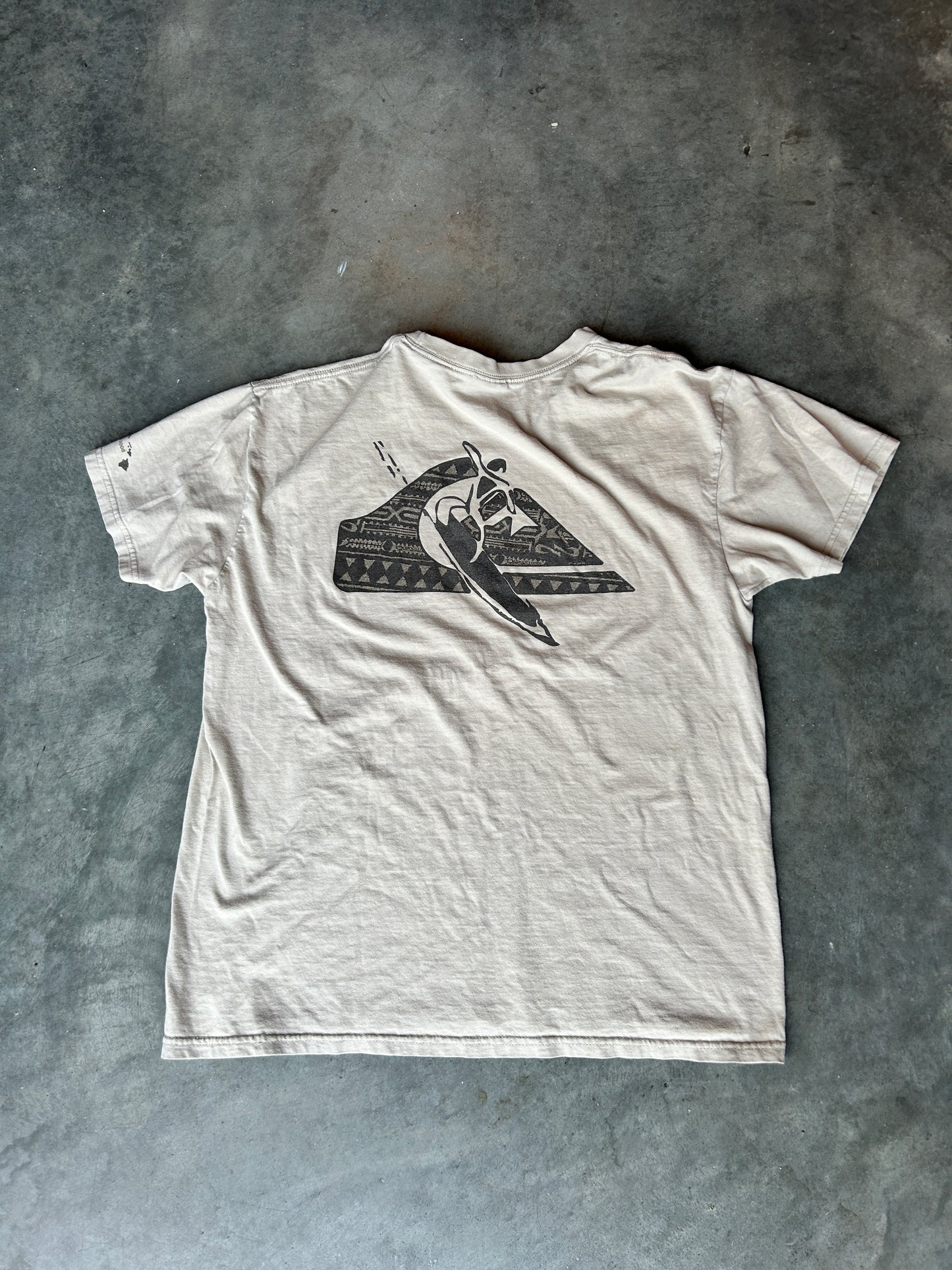 Crazy 2008 Quicksilver Surfer Logo Tan and Brown Tee (XL)