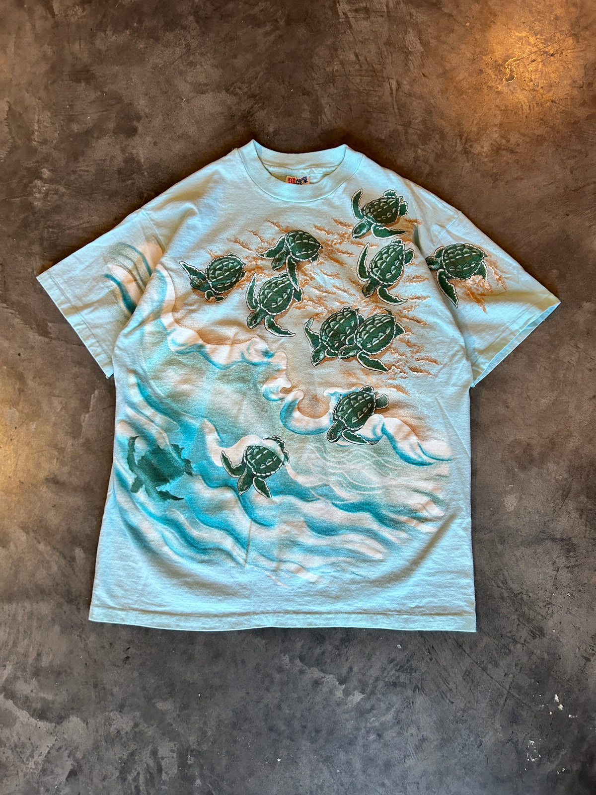 Vintage 90’s Turtle AOP Tee (L)
