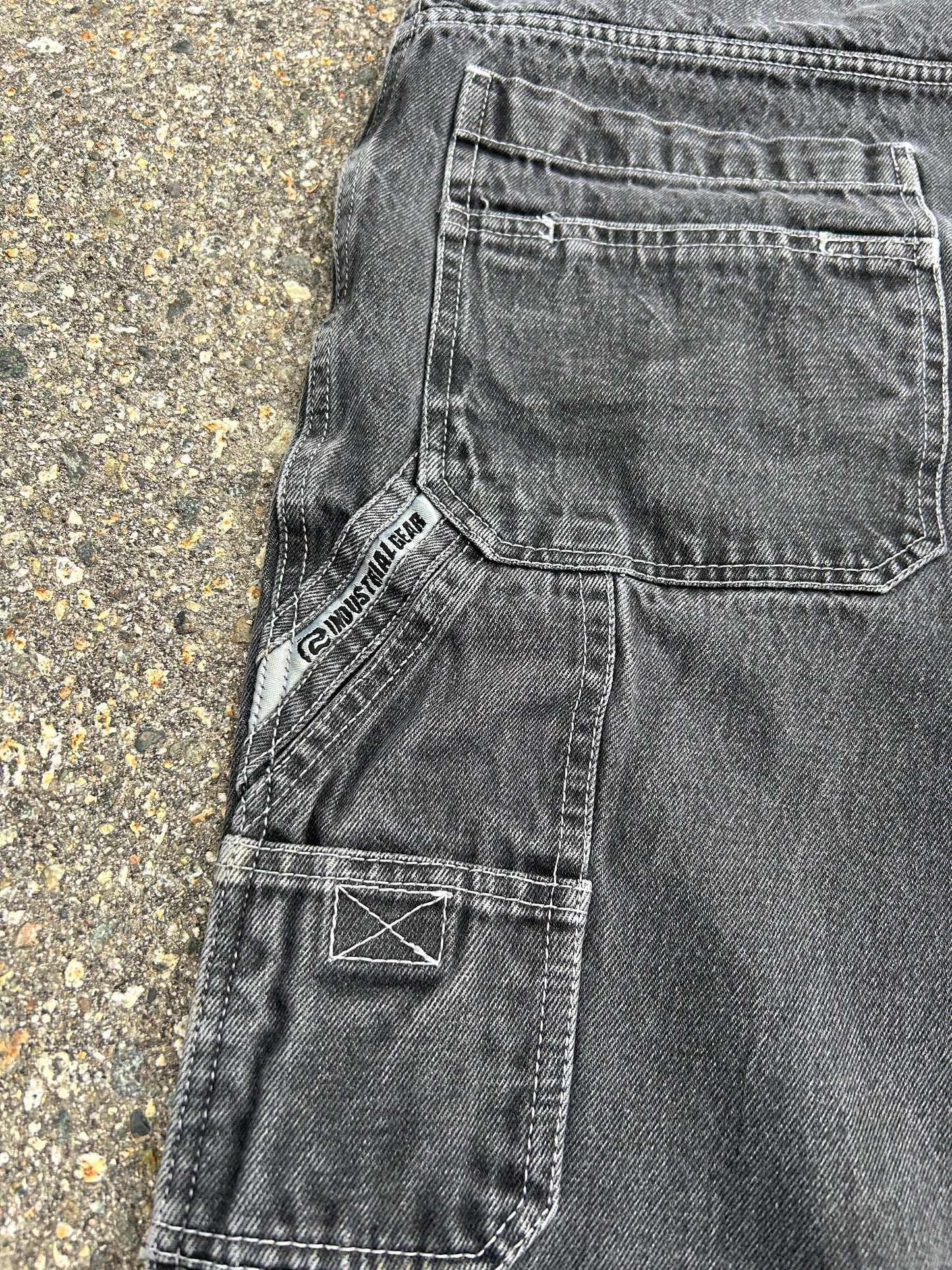 Y2K R2 Baggy Black Carpenter Jorts (32W)