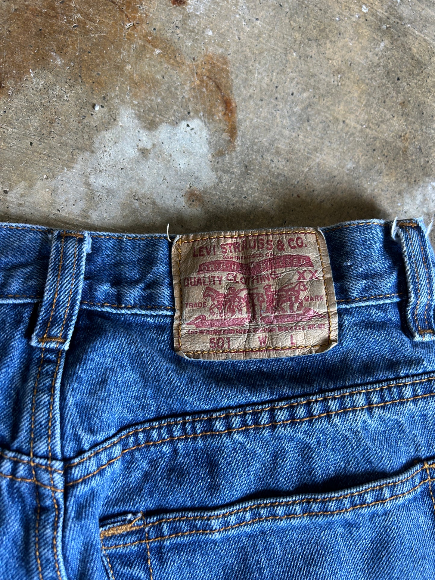 Levi’s 501 Long Baggy Jorts (29W)