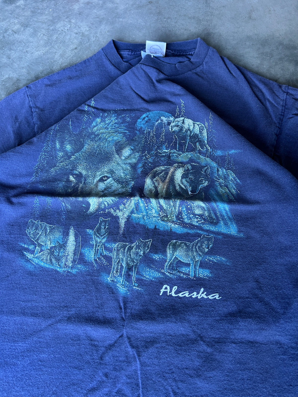 Vintage Navy Blue Alaska Wolf Tee (M)
