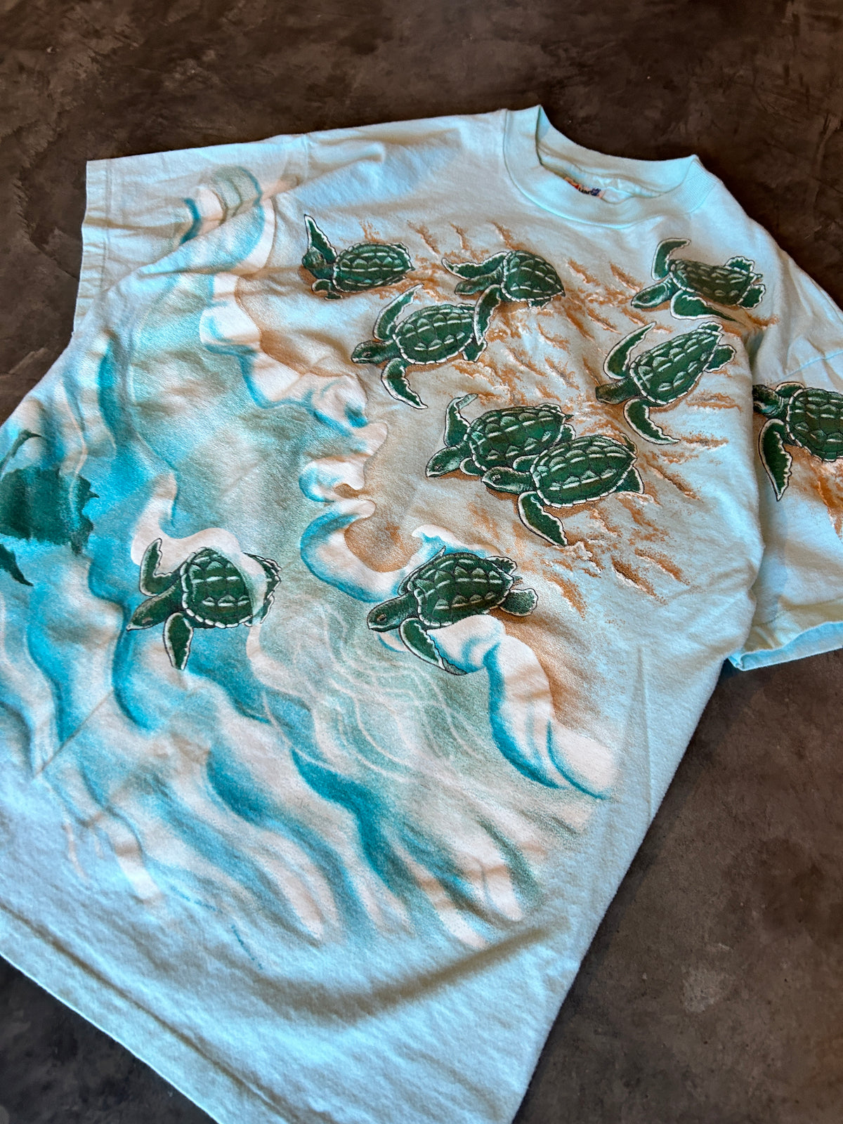 Vintage 90’s Turtle AOP Tee (L)