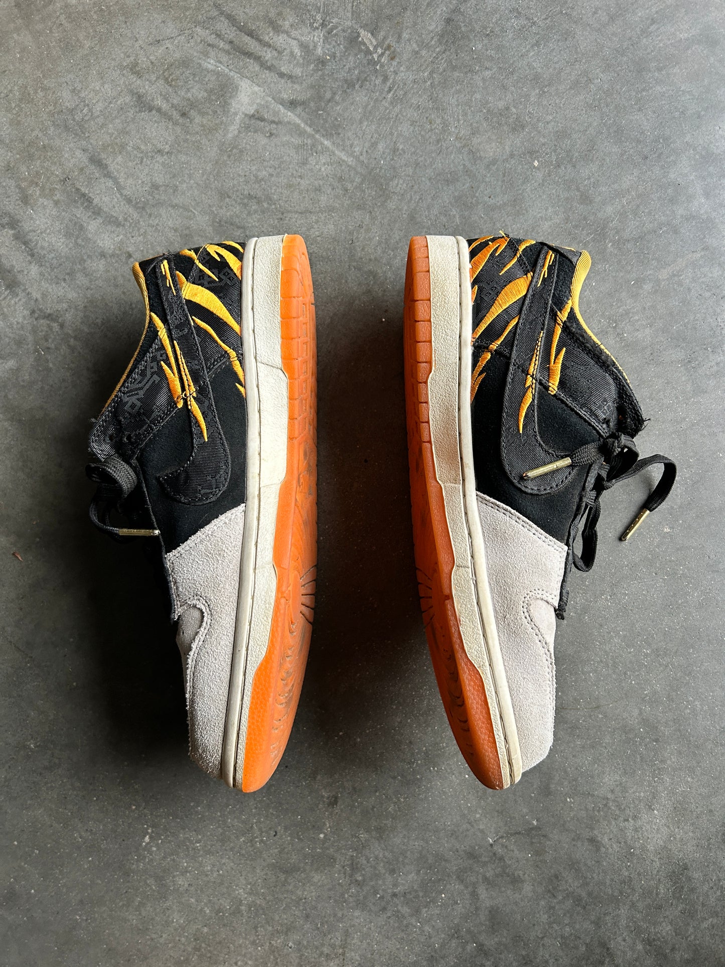 Nike SB Black Yellow and Grey Dunks (8M)