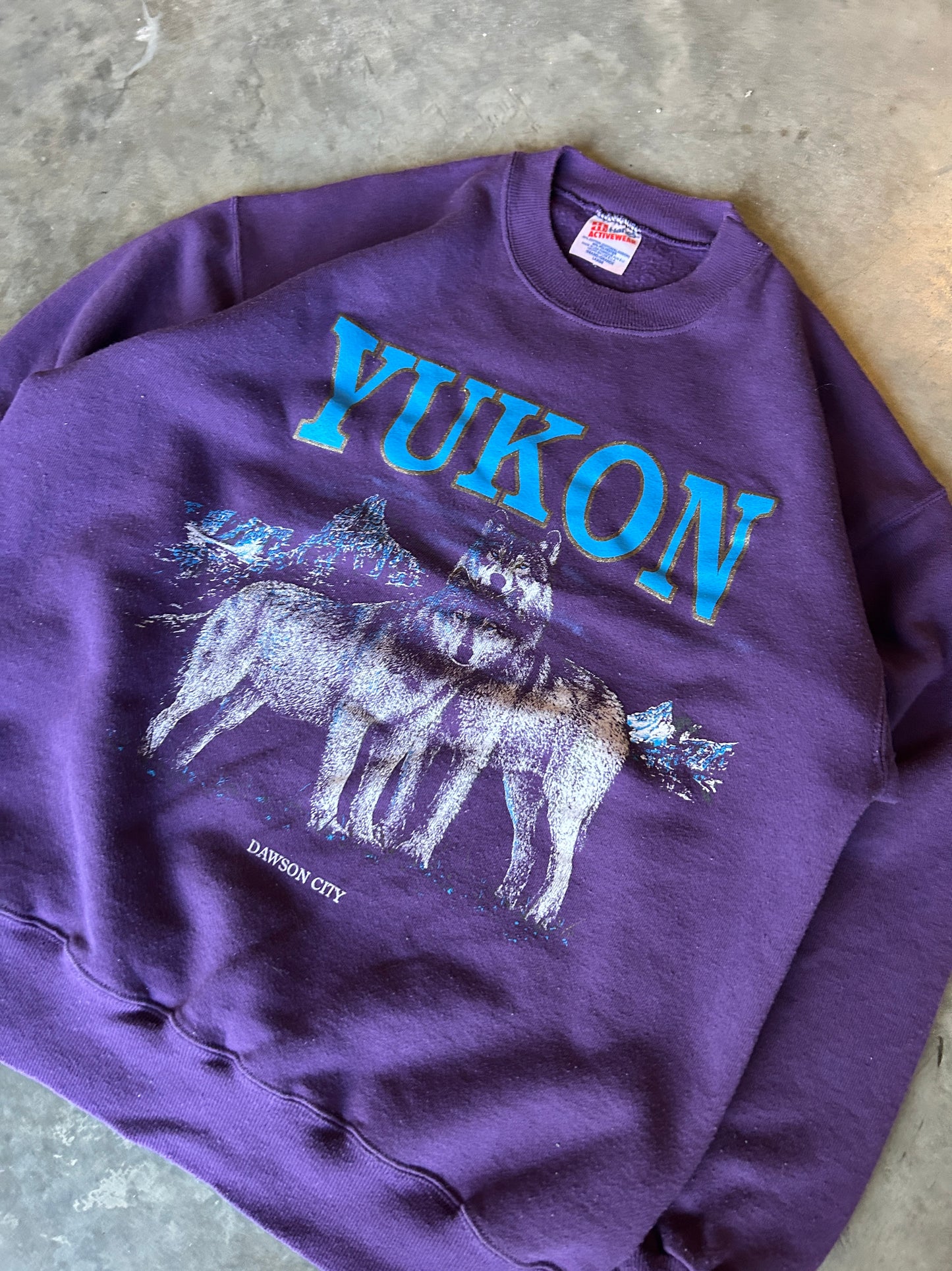 Vintage Yukon Purple Wolf Crew (L)