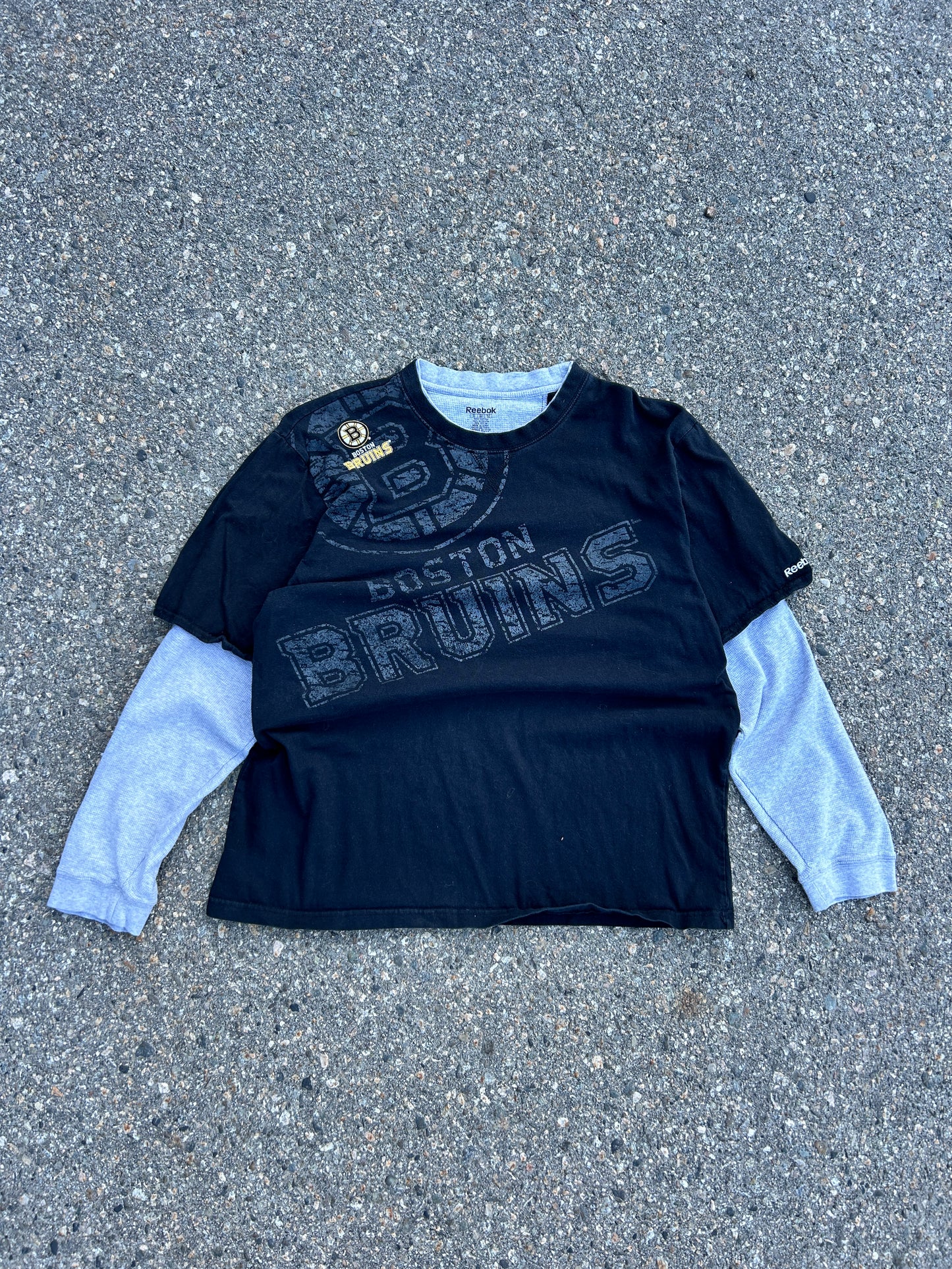 Vintage Y2K Boston Bruins Reebok Thermal Sleeved Tee (XL)