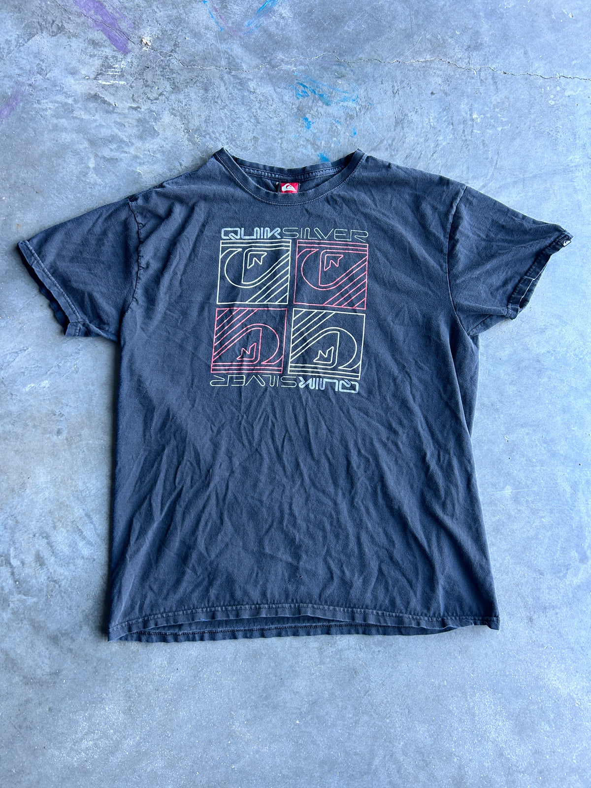 Y2K Quicksilver Quadrant Graphic Tee (L)