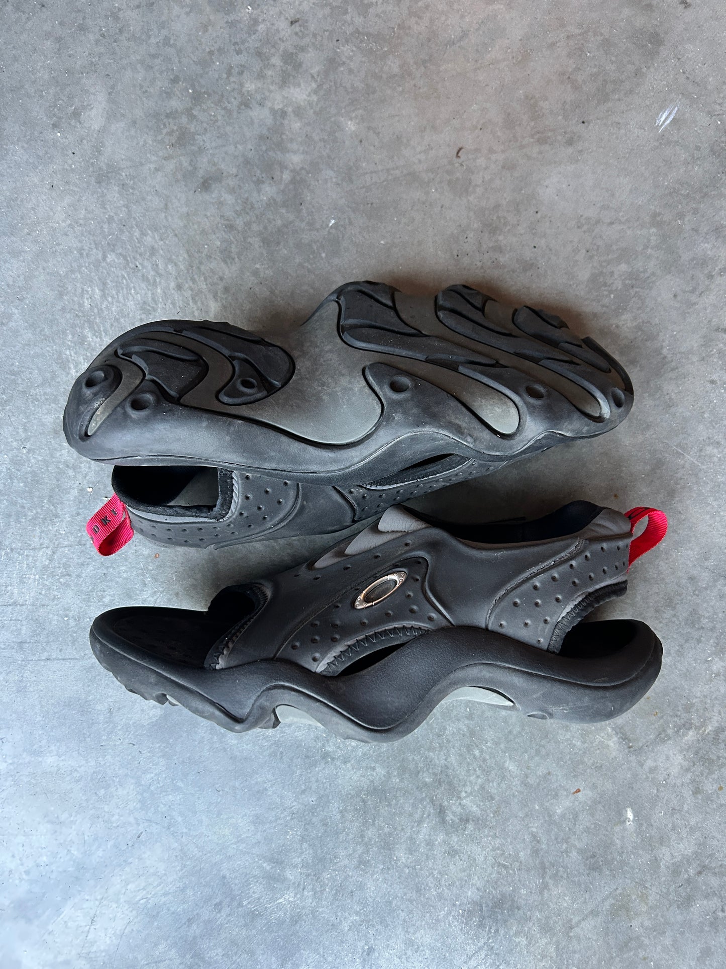 Rare Oakley Y2K Big Smoke Black Gorpcore Grunge Outdoor Sandals (10M)