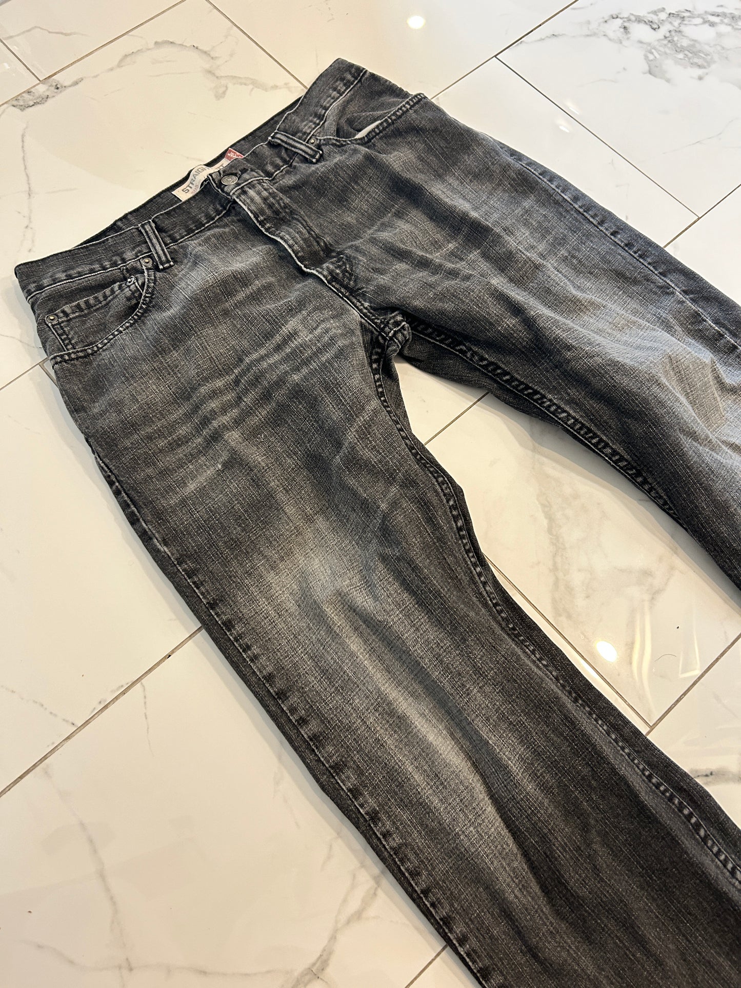 Faded Levi’s 505 Straight Fit (34x30)