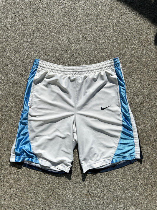 Vintage Nike Basketball Shorts (fit L)