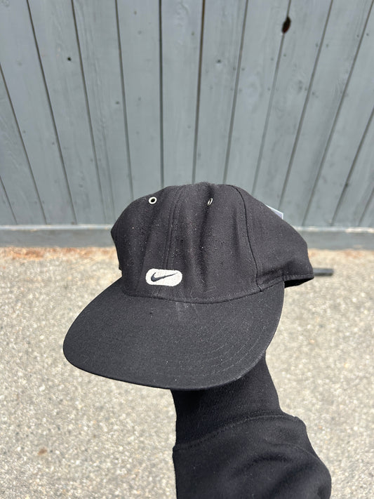 Vintage Nike Small Logo Flexfit Hat (M/L)