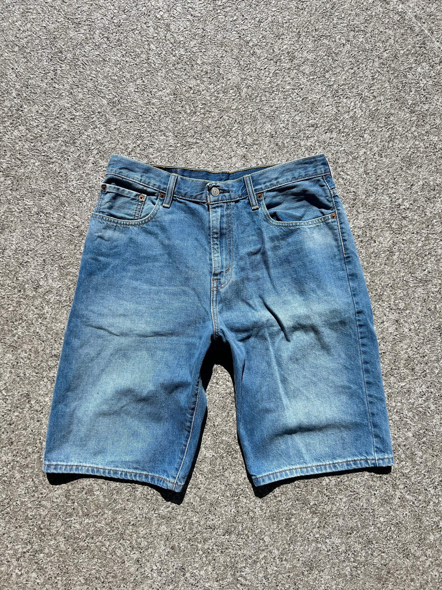 Levi’s 569 Jorts (32W)