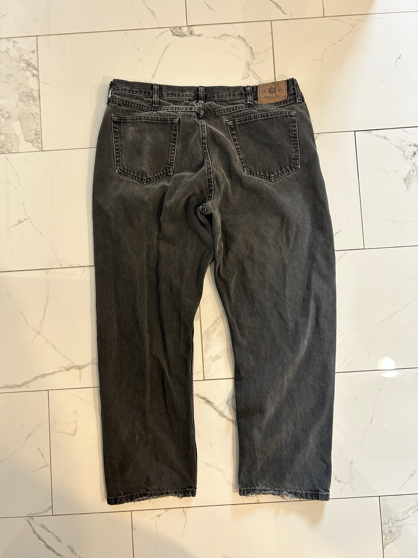 Black Faded Wrangler Jeans (40x30)