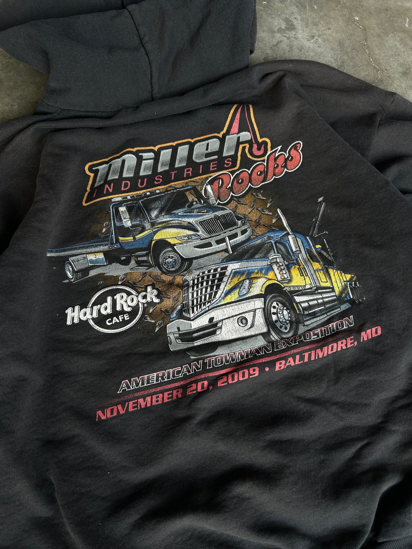 2009 Hard Rock Miller Industries Semi Truck Hoodie (L)
