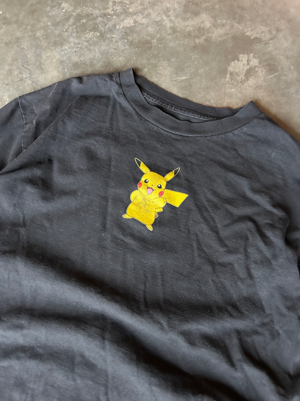 Pikachu Sleeve Graphic LS Shirt (M)