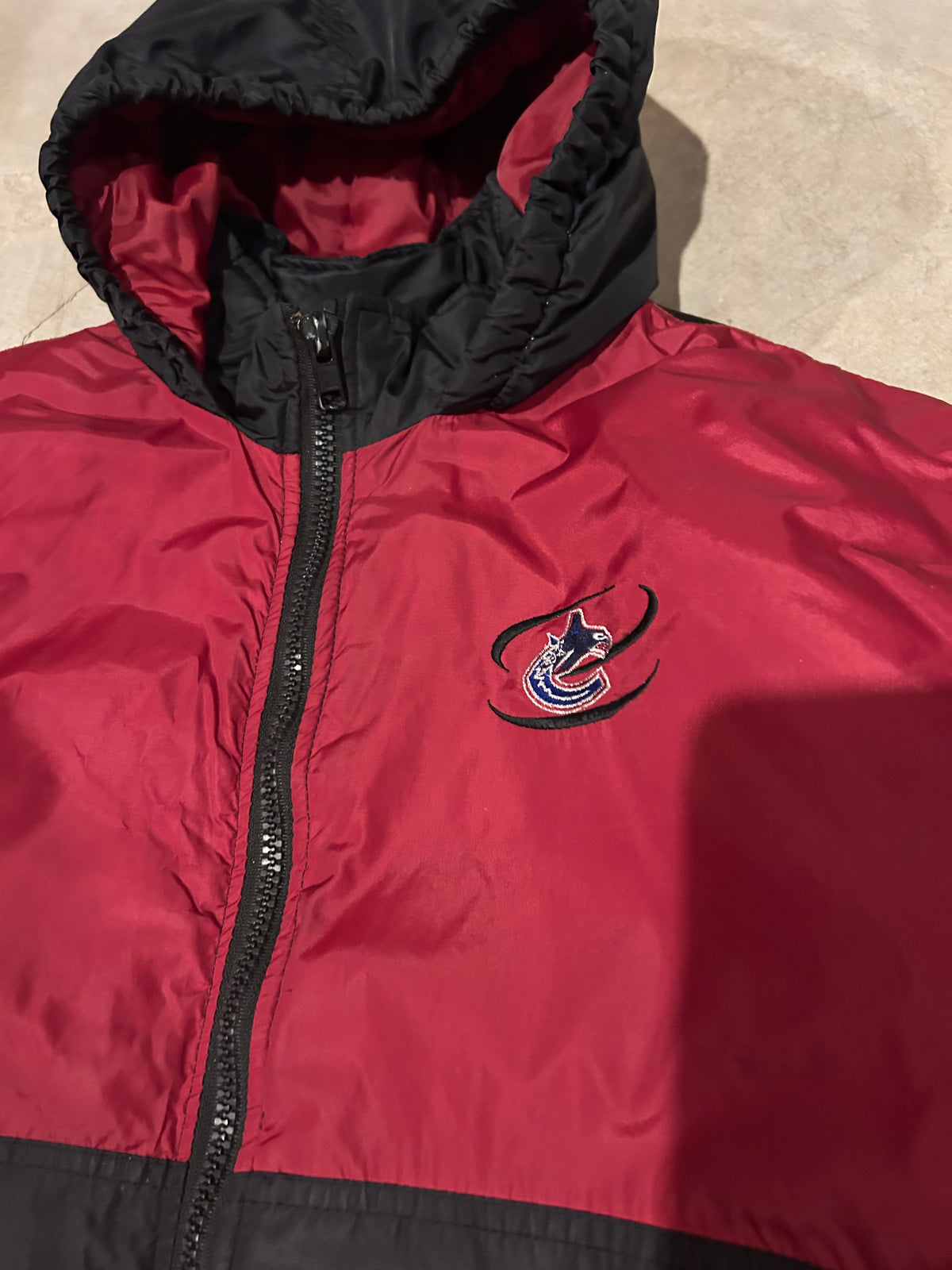 Vintage 90’s Vancouver Canucks Starter Jacket (XL)