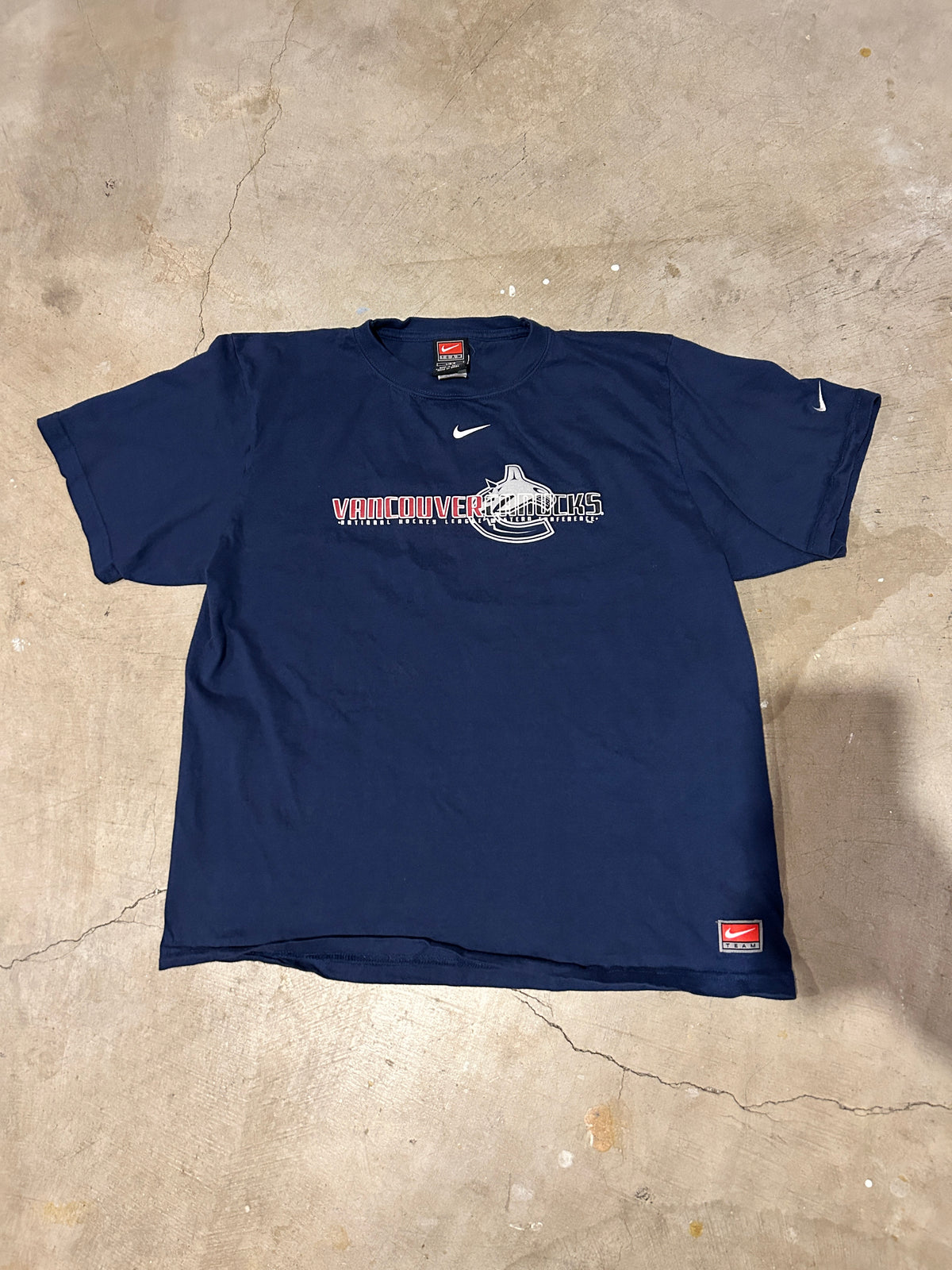 Vintage Nike Team Vancouver Canucks Tee (M)