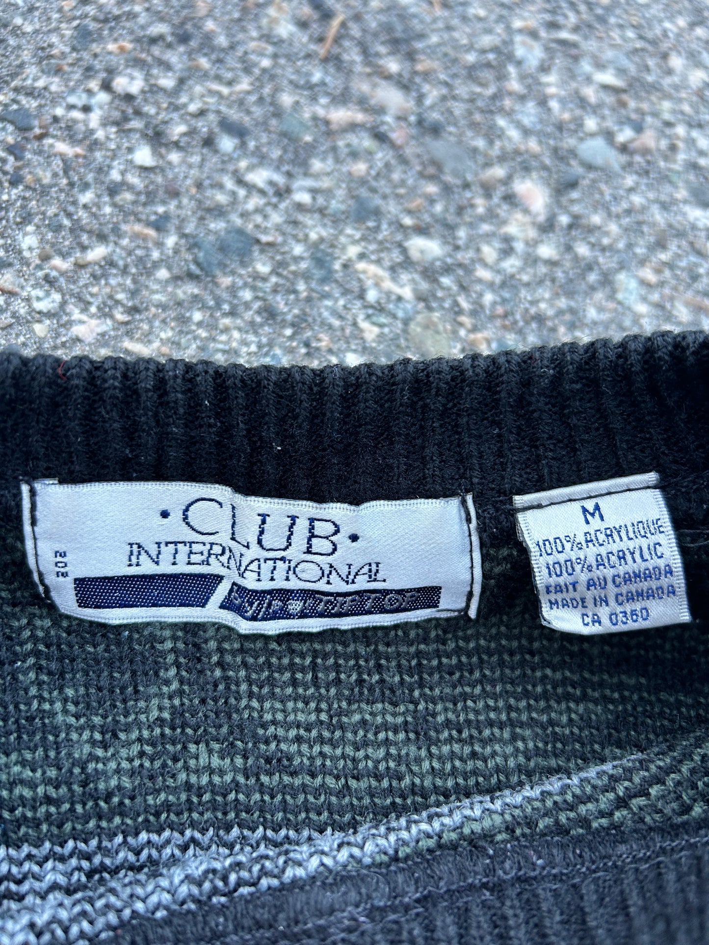 Vintage Club International Acrylic Knit Sweater (M)