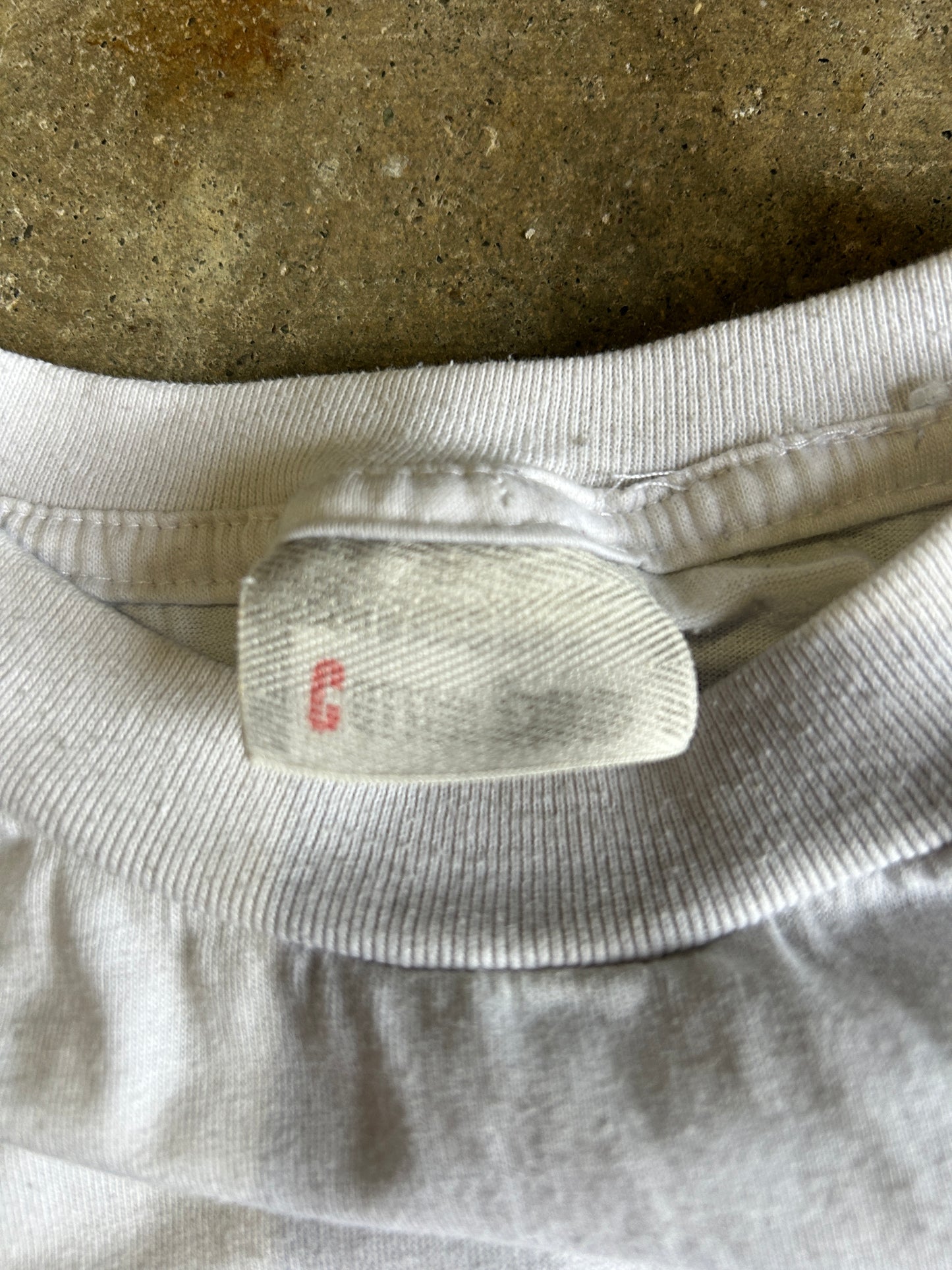 Vintage Canada 17 Inuit Print Tee (L)