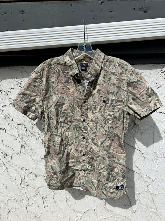Y2K Camo DC Button Up (M)