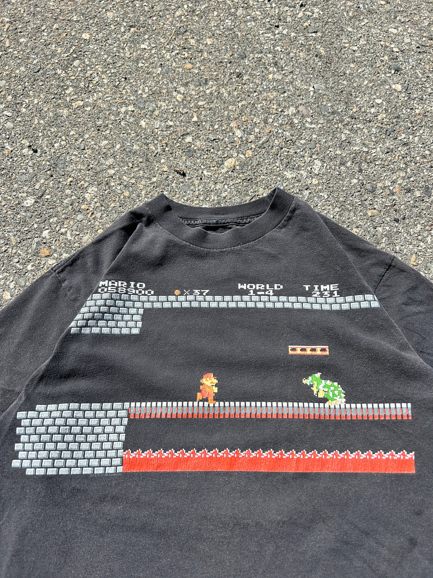 Faded Vintage Super Mario Graphic Tee (M)