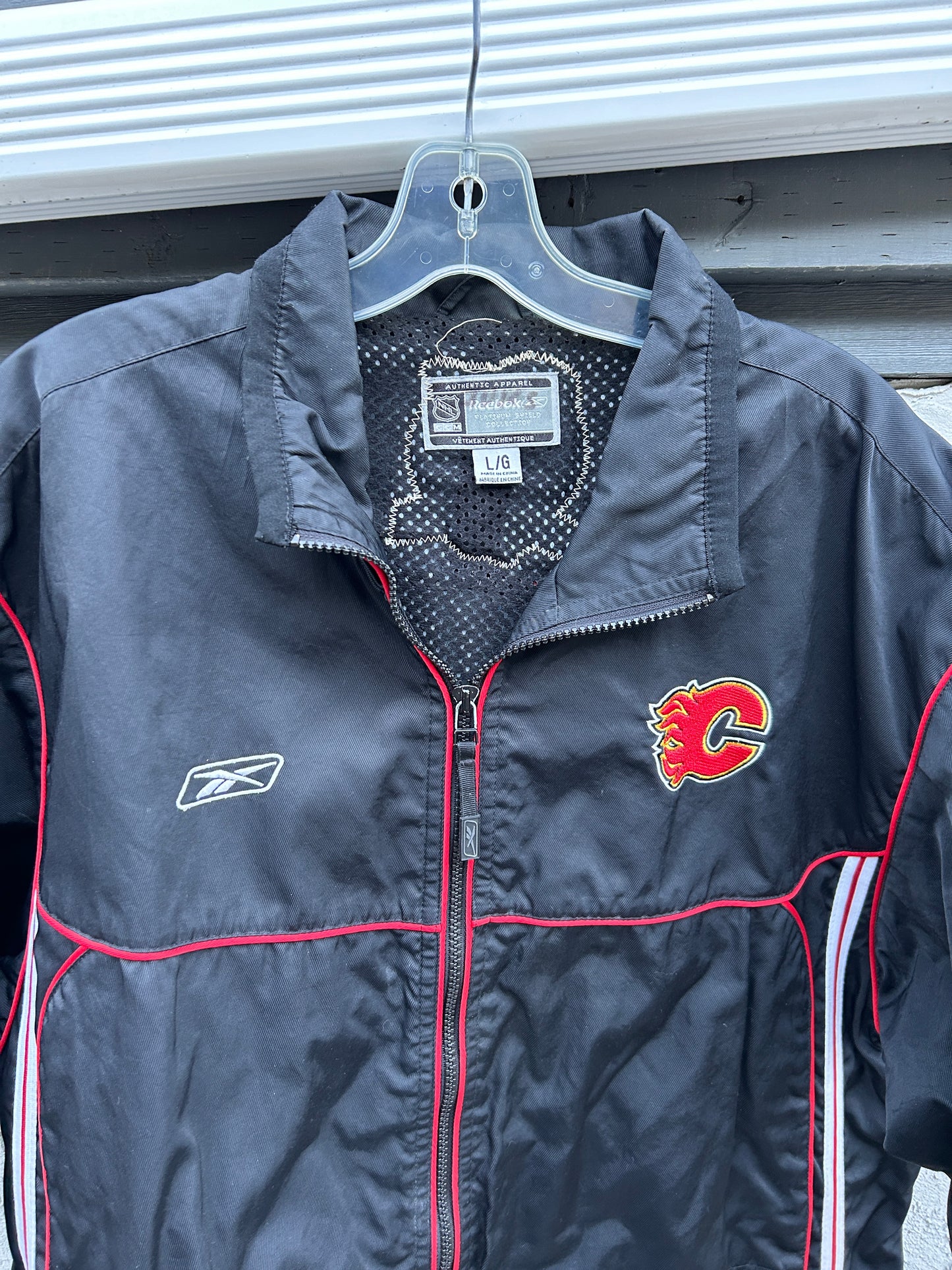 Vintage Calgary Flames Reebok Jacket (L)