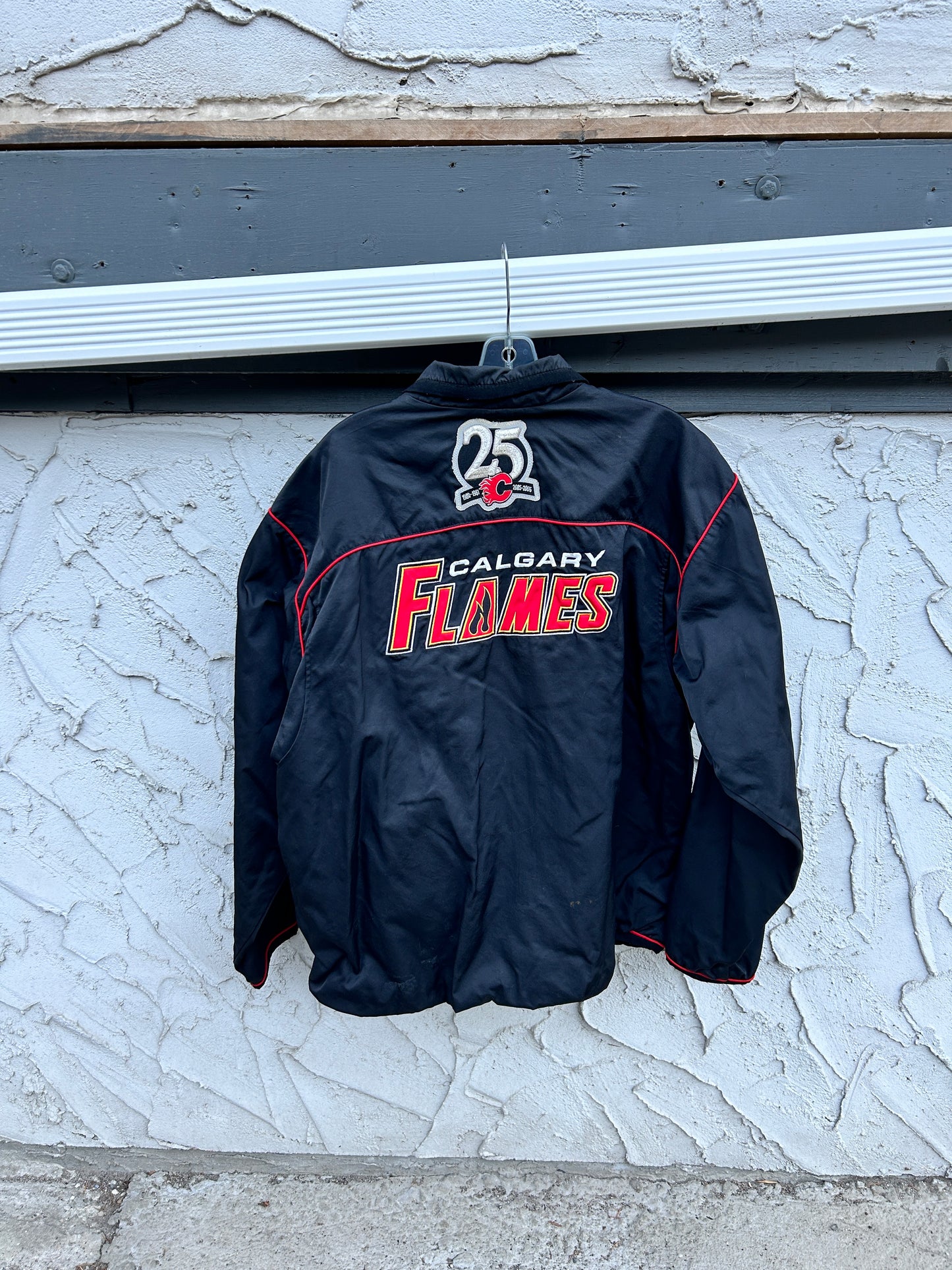 Vintage Calgary Flames Reebok Jacket (L)