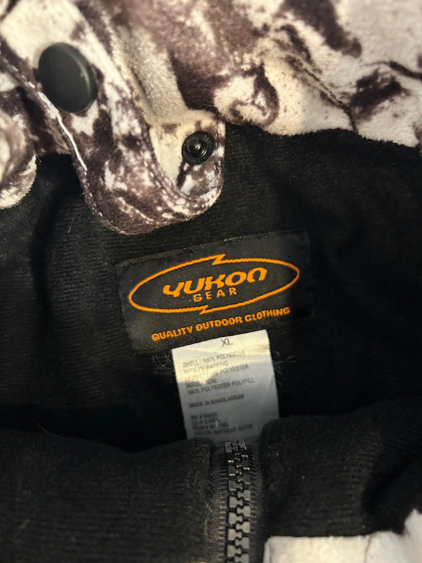 Vintage Yukon Gear Winter Camo Heavy Jacket (XL)