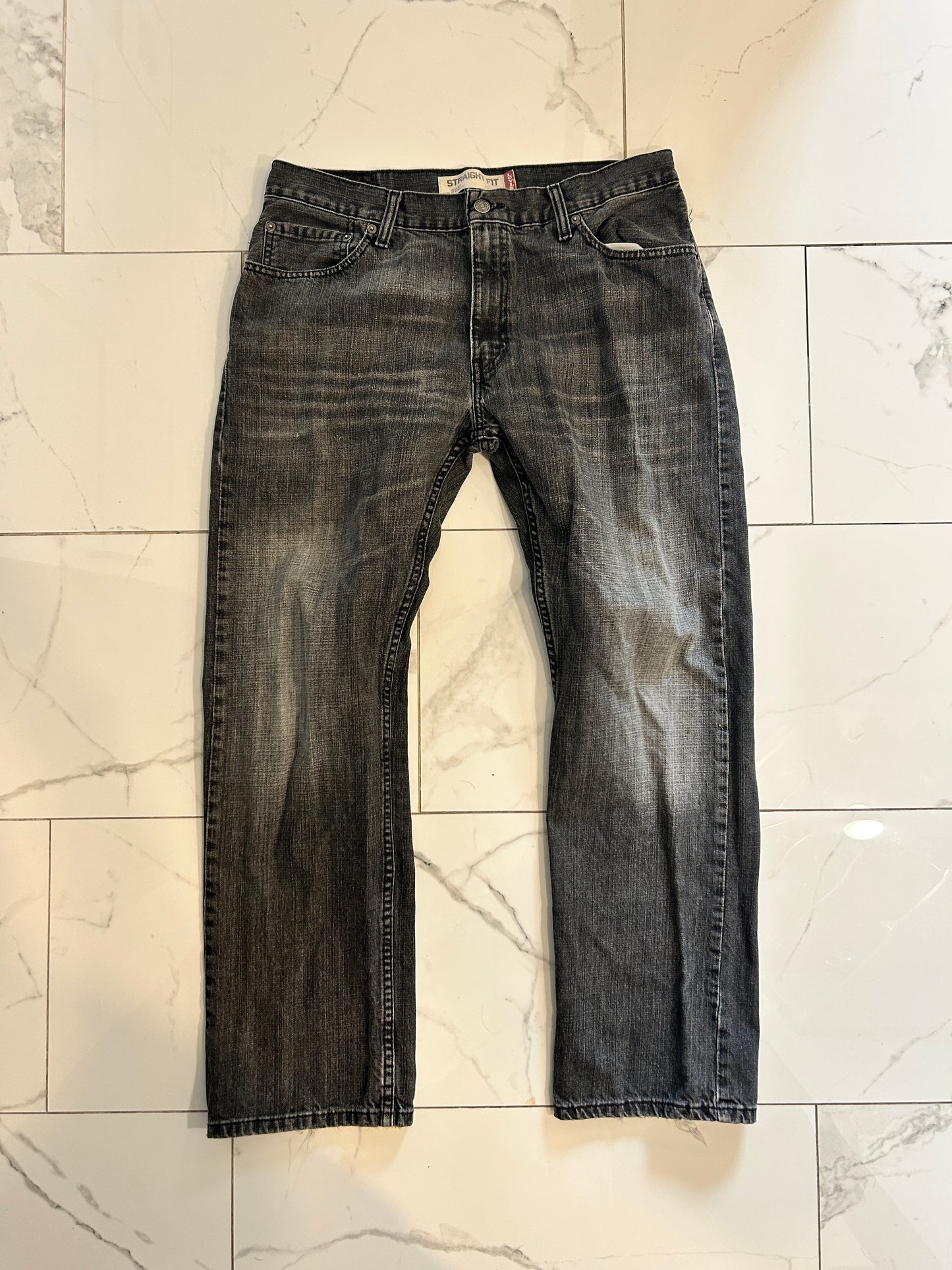 Faded Levi’s 505 Straight Fit (34x30)