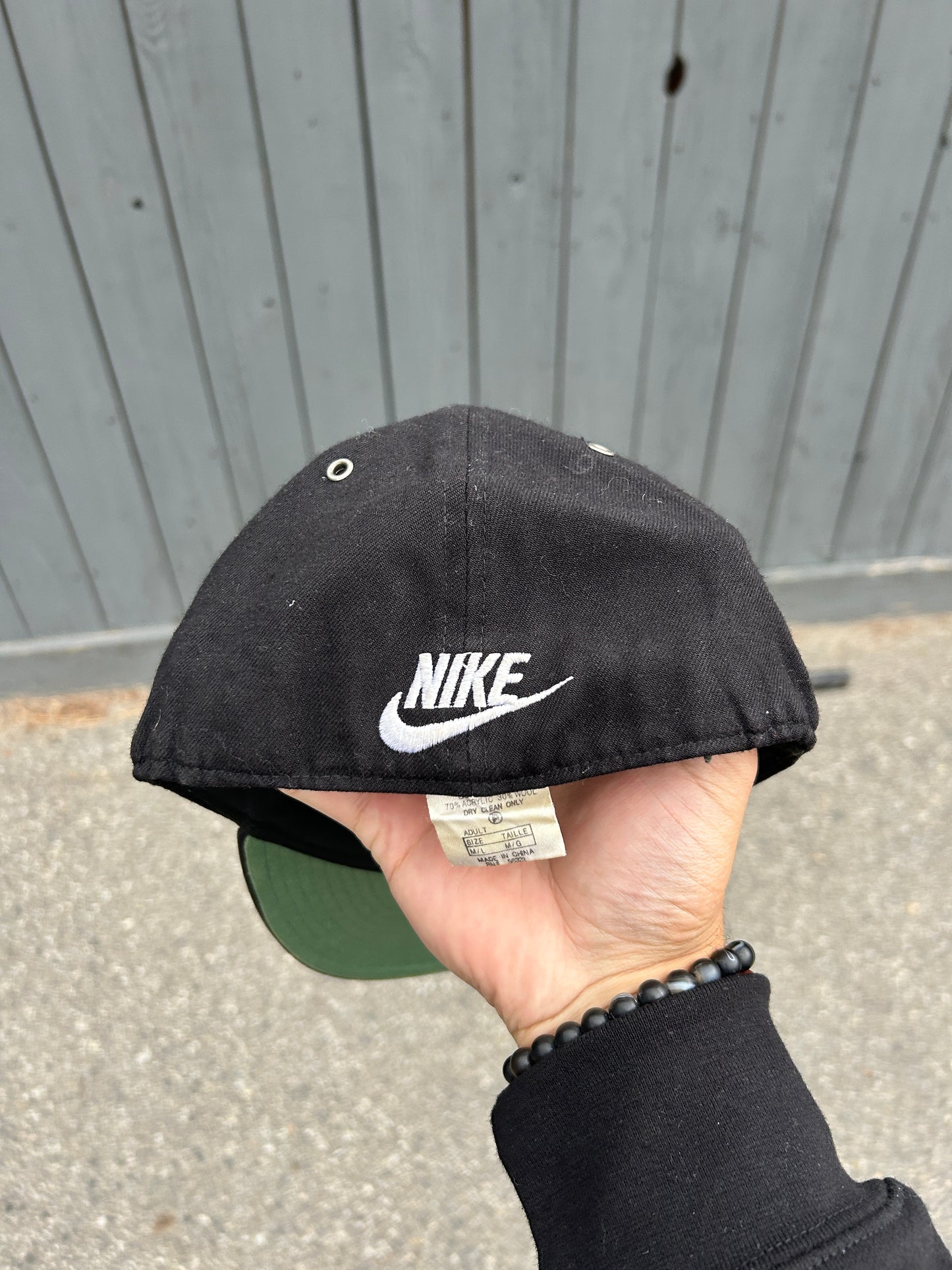 Vintage Nike Small Logo Flexfit Hat (M/L)