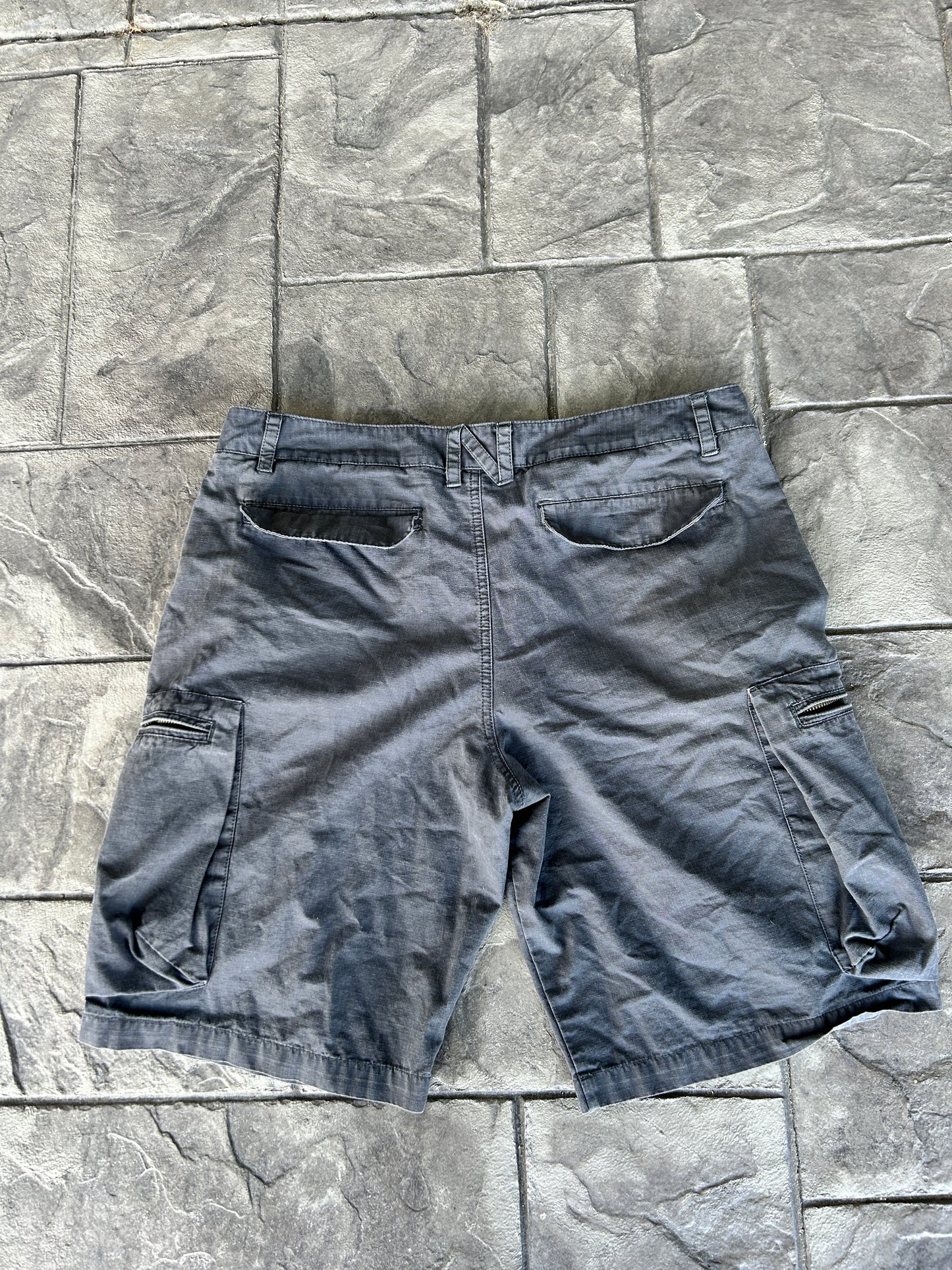 Nike Cargo Shorts (34W)