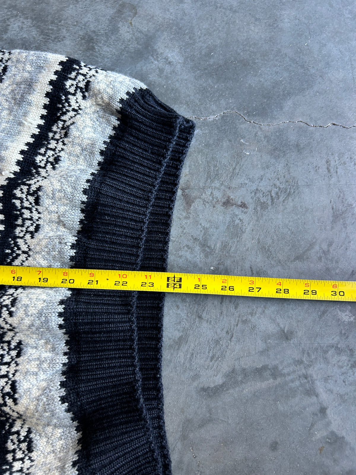 Ricci Virgin Wool Patterned Knit Sweater (XL)