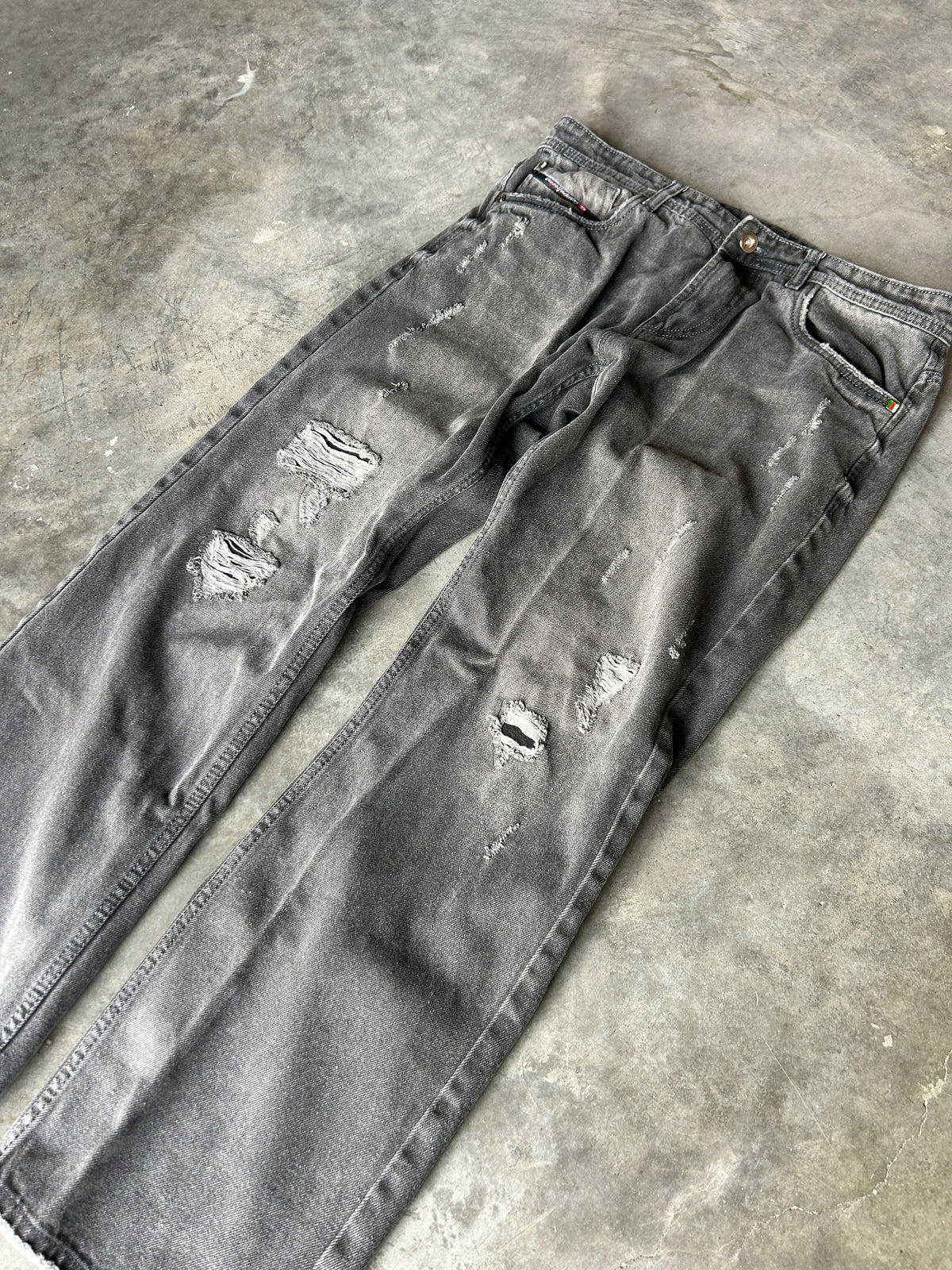 Distressed Faded Grey Diesel Jeans (34x30)