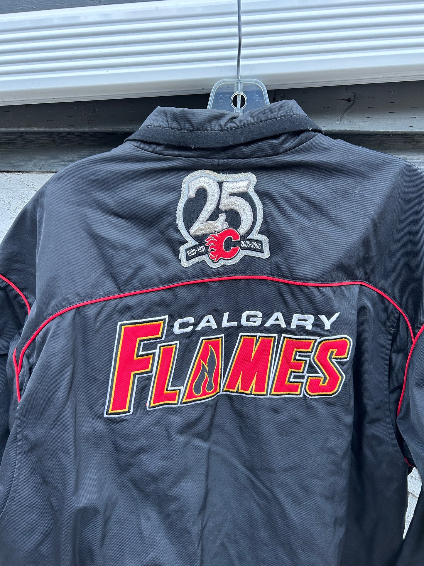 Vintage Calgary Flames Reebok Jacket (L)