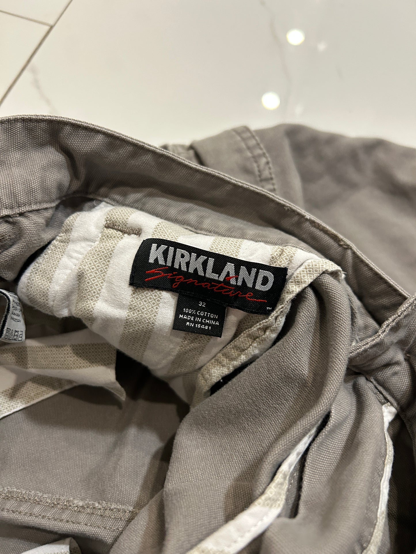 Faded Kirkland Cargo Shorts (32W)