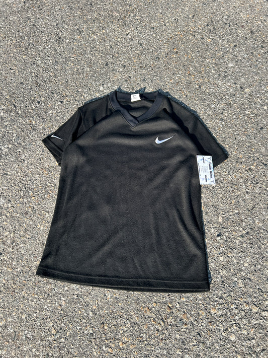 Vintage 90s Nike V-neck Tee (M)