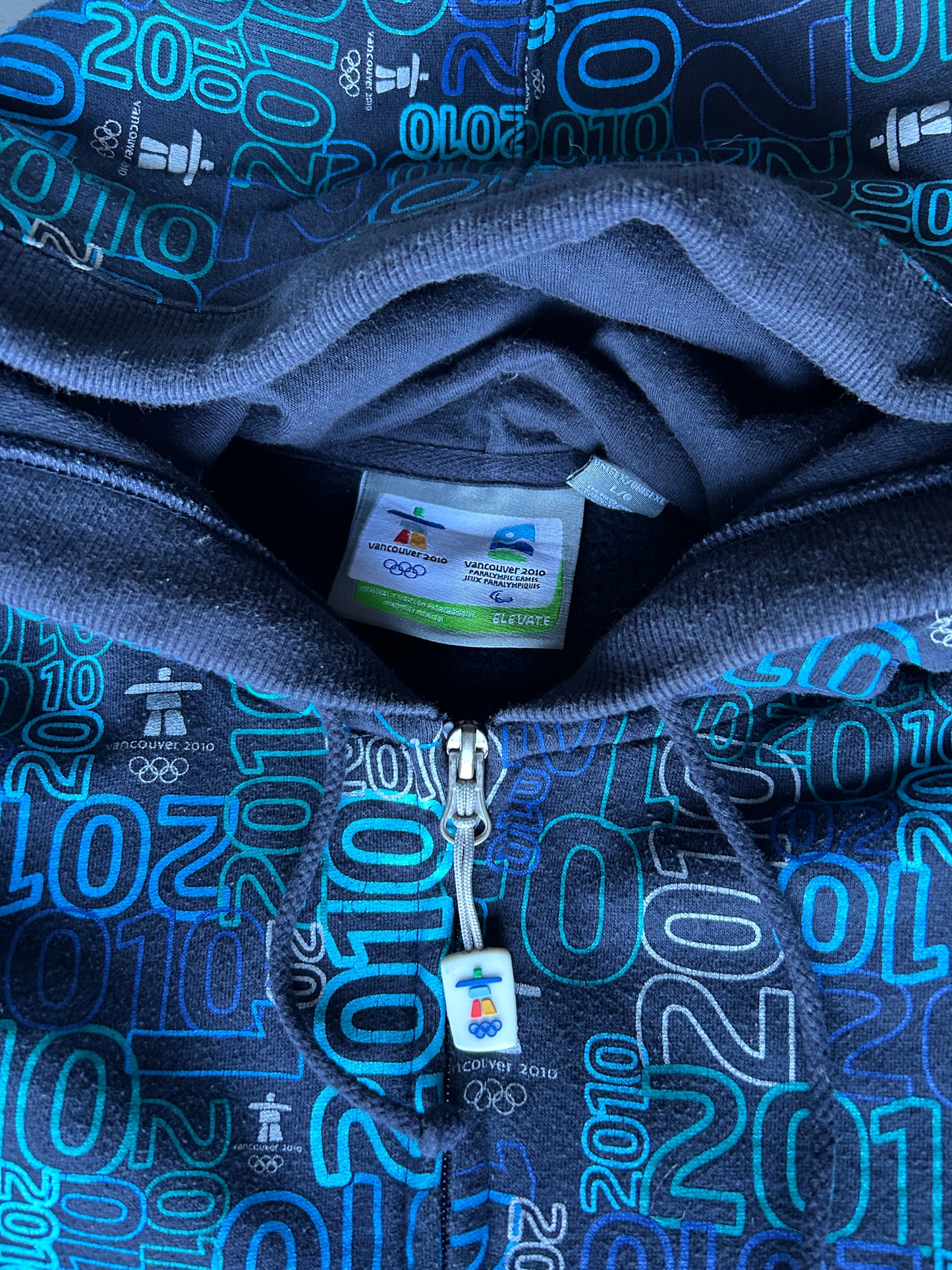 2010 Vancouver Olympics AOP Zip Hoodie (L)