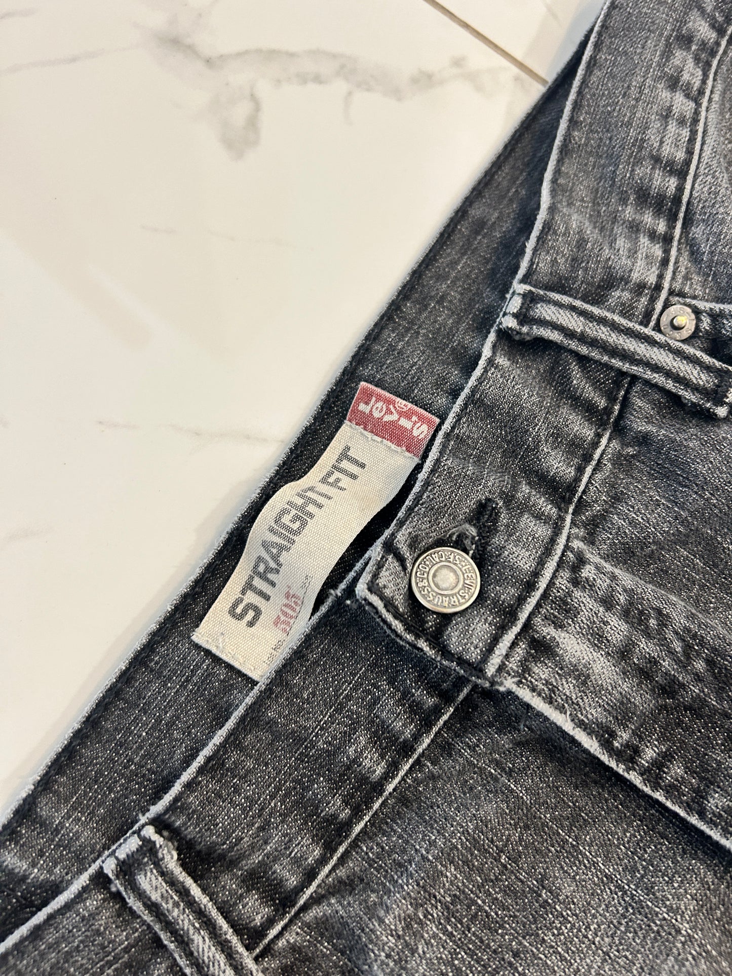 Faded Levi’s 505 Straight Fit (34x30)