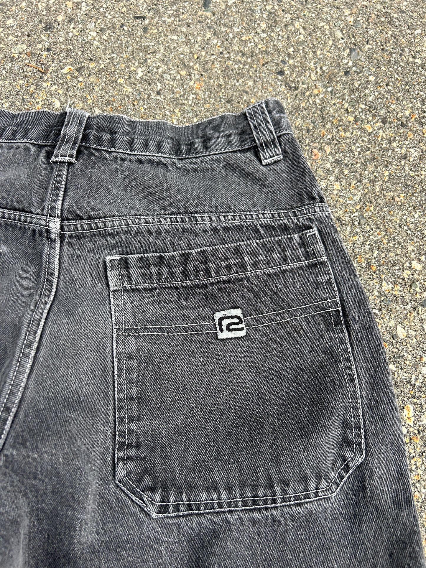 Y2K R2 Baggy Black Carpenter Jorts (32W)