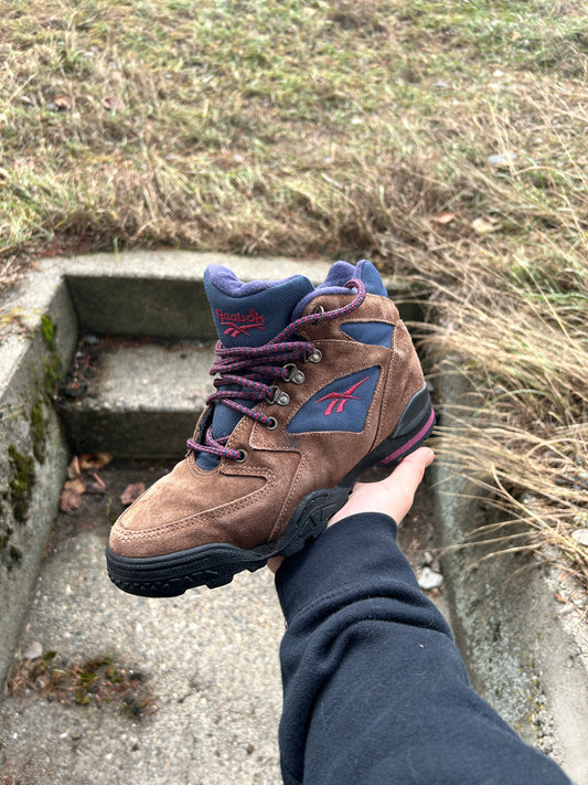 Vintage 90’s Reebok Hiking Boots (8.5W 7M)