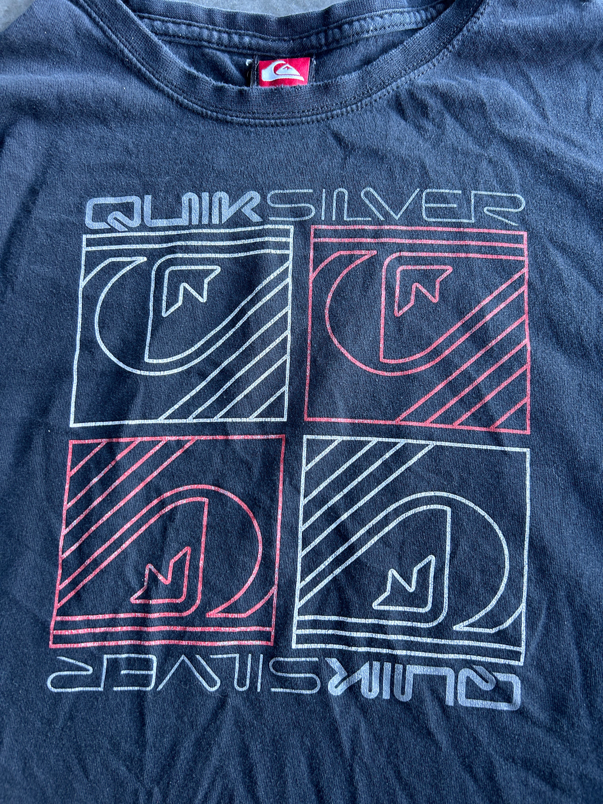 Y2K Quicksilver Quadrant Graphic Tee (L)