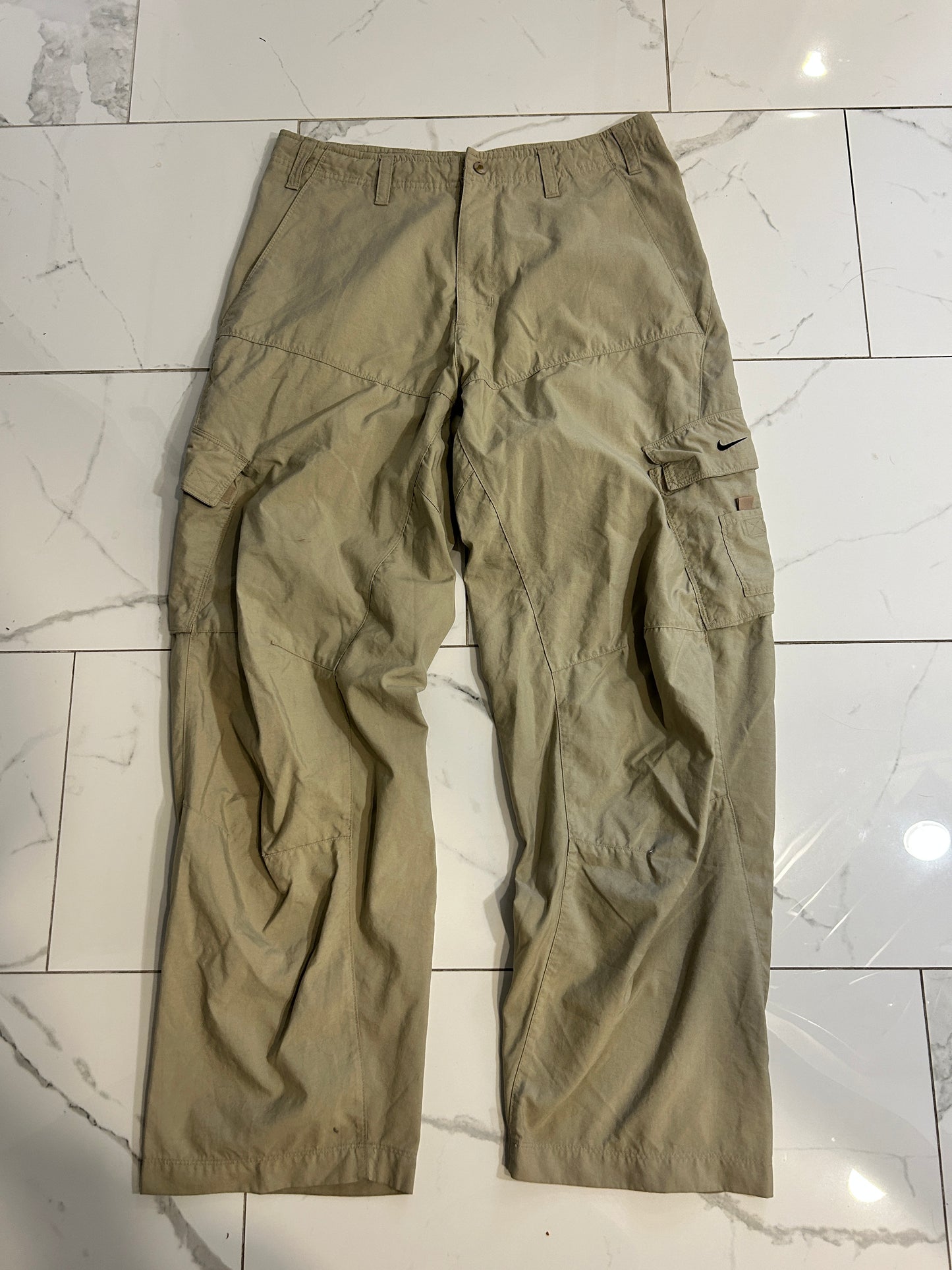 Y2K Baggy Nike Cargo Pants (M)